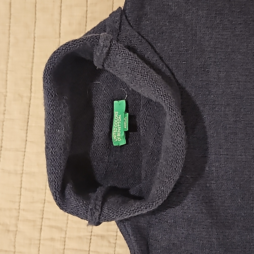 Sweater - Picture 3 of 4